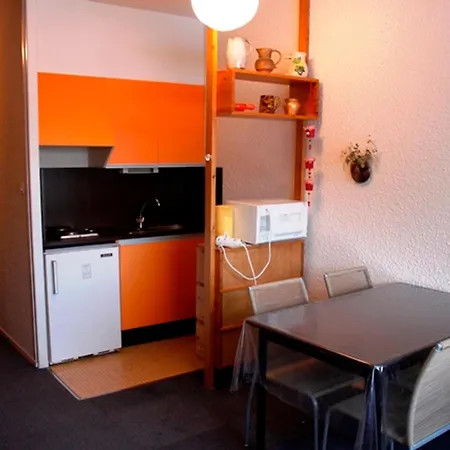 Au Pied Des Pistes Avec Parking Gratuit - Fr-1-814-106 * Besse-et-Saint-Anastaise